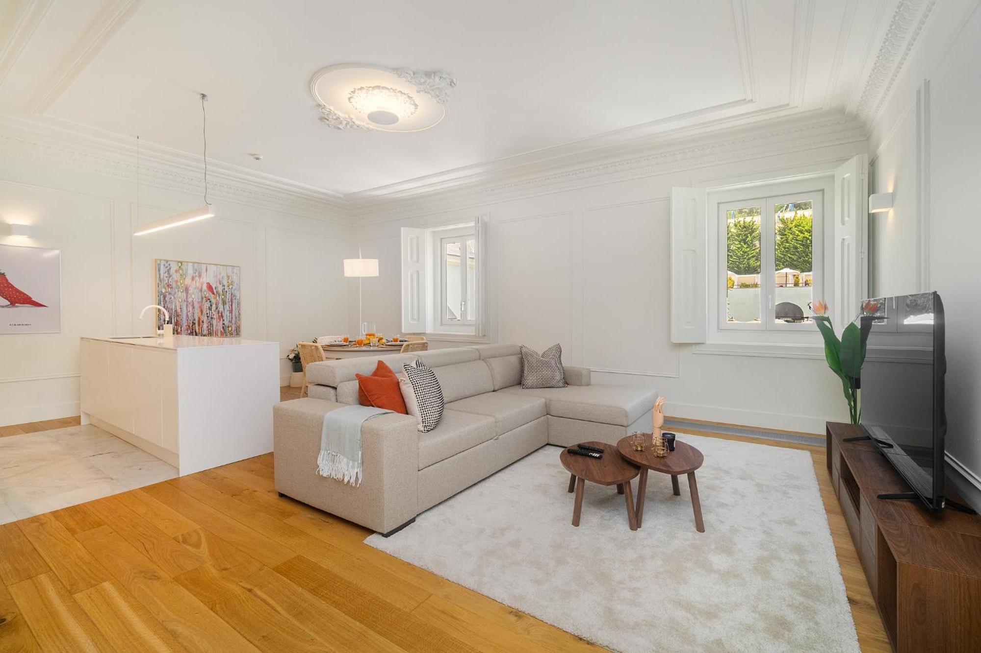 Whome Timeless Design Meets Convenience Apartment Lisbon