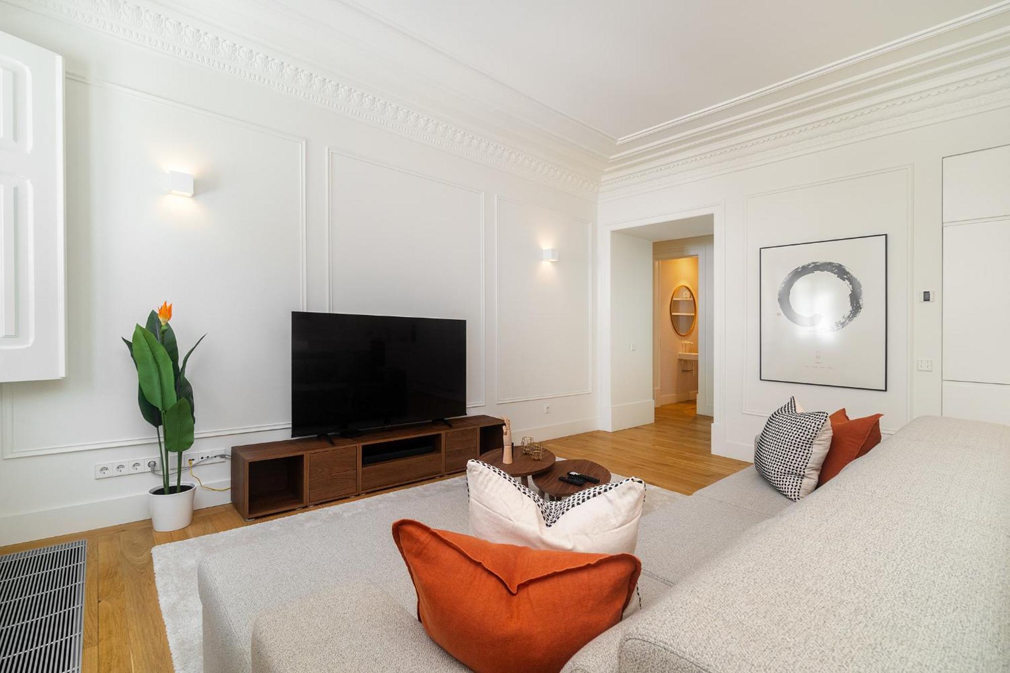 Apartment Whome Timeless Design Meets Convenience Lisbon