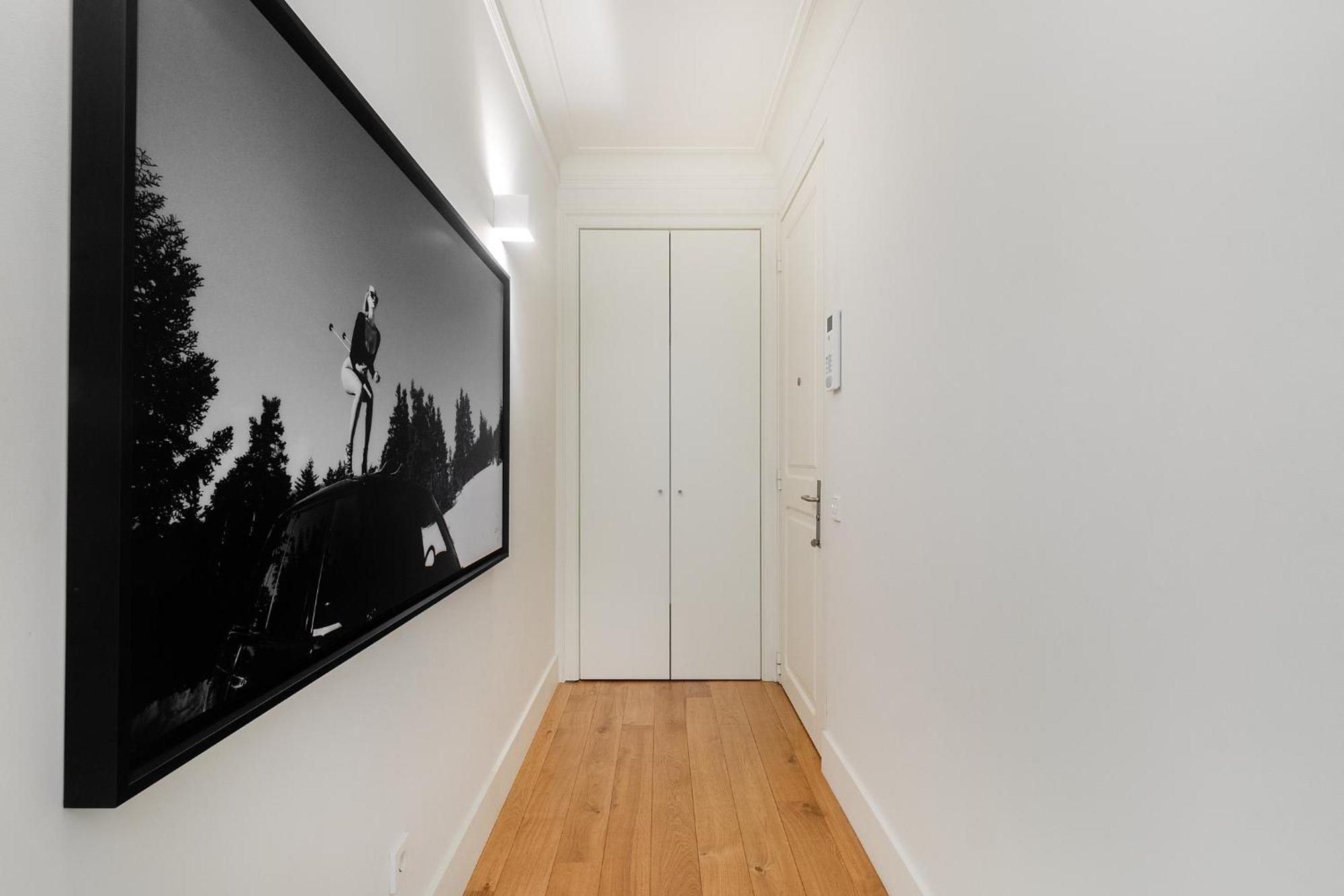 Whome Timeless Design Meets Convenience Apartment *